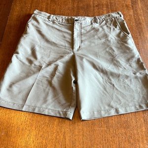 Nike dry fit  golf outdoor shorts. size 38